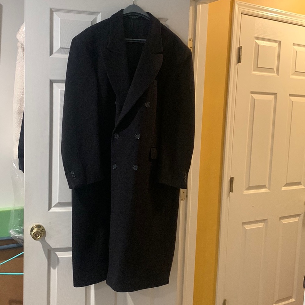 Men’s wool overcoat. Dark grey/black.